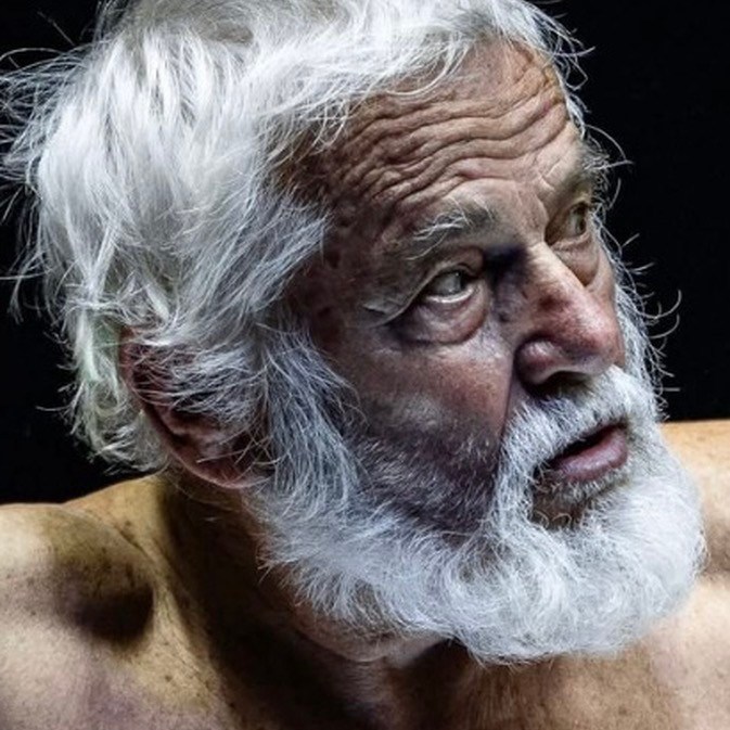 aktori-me-i-mire-ne-festivalin-moisiu-per-viktor-zhustin-vleresim-i-nje-sherbese-te-shenjte-perkushtimi-ndaj-artit-skenik