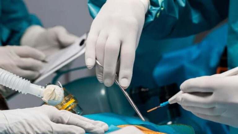 Zemra e të miturit kishte dy çarje, 15-vjeçari mbijetoi pas një operacioni emergjent