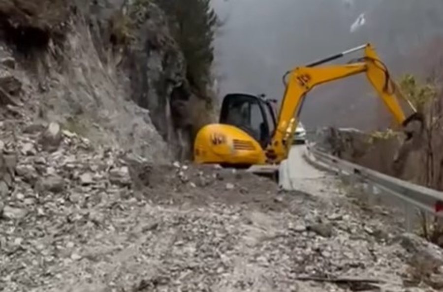 Moti i keq  ende i bllokuar aksi Theth Breg Lumi