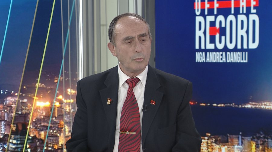 Ish drejtuesi i Policisë  U grabitën 550 mijë armë në 1997 dhe veç 1 3 e tyre u grumbulluan