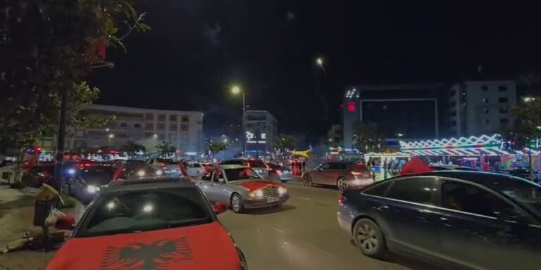 Atmosferë edhe në Fier për Pavarësinë