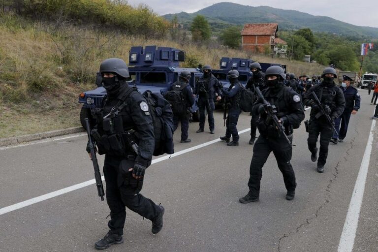 Policia serbe futet në Kosovë dhe rrëmben një person