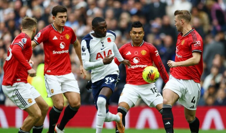 Tottenham dhe Man.United barazojnë në Londër! Dy gola u shënuan në shtesë