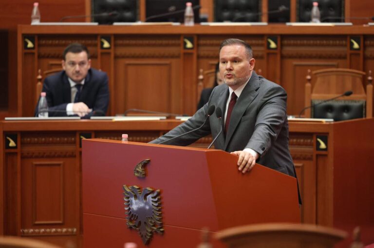 Ministri Demo: Bashkitë po evidentojnë dëmet nga reshjet, dëmshpërblimi në aktin normativ të dhjetorit