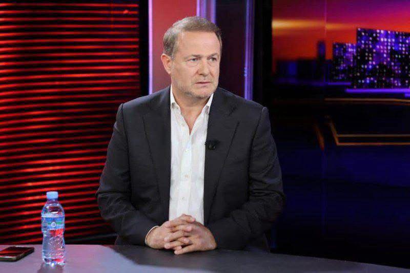 deputeti-gjin-gjoni-mund-te-futemi-ne-greve-urie-pd-te-ngujohet-ne-kuvend