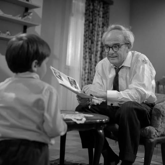 Ilia Shyti  i anatemuari i diktaturës  aktori i madh i roleve të vogla   gjyshi  i përrallave  i apasionuari i pikturës