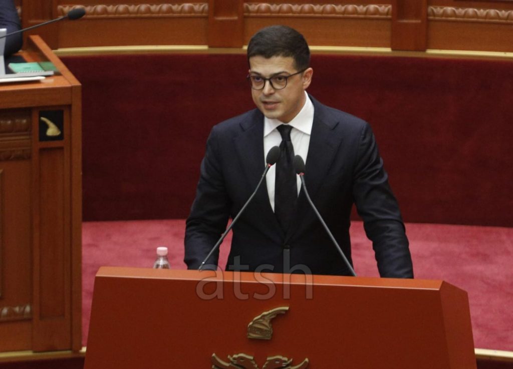 Vengu  Rritje pagash dhe investime në ushtri  prioritet i buxhetit 2026