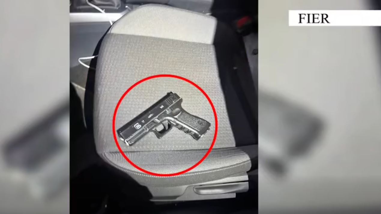 Fier  policia vë në pranga dy shtetas  një për  Vjedhje me dhunë   tjetri me precedent për grabitje me armë