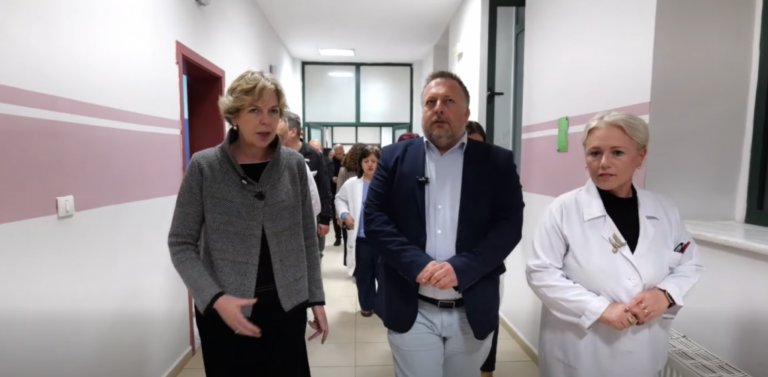 Projektbuxheti 2026, ministrja Sala në Korçë: 4 miliardë lekë për investime në shëndetësi