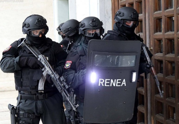 policia-shkon-te-arrestoje-shume-te-kerkuarin-aldo-avdyli-por-troket-te-dera-e-ministrit