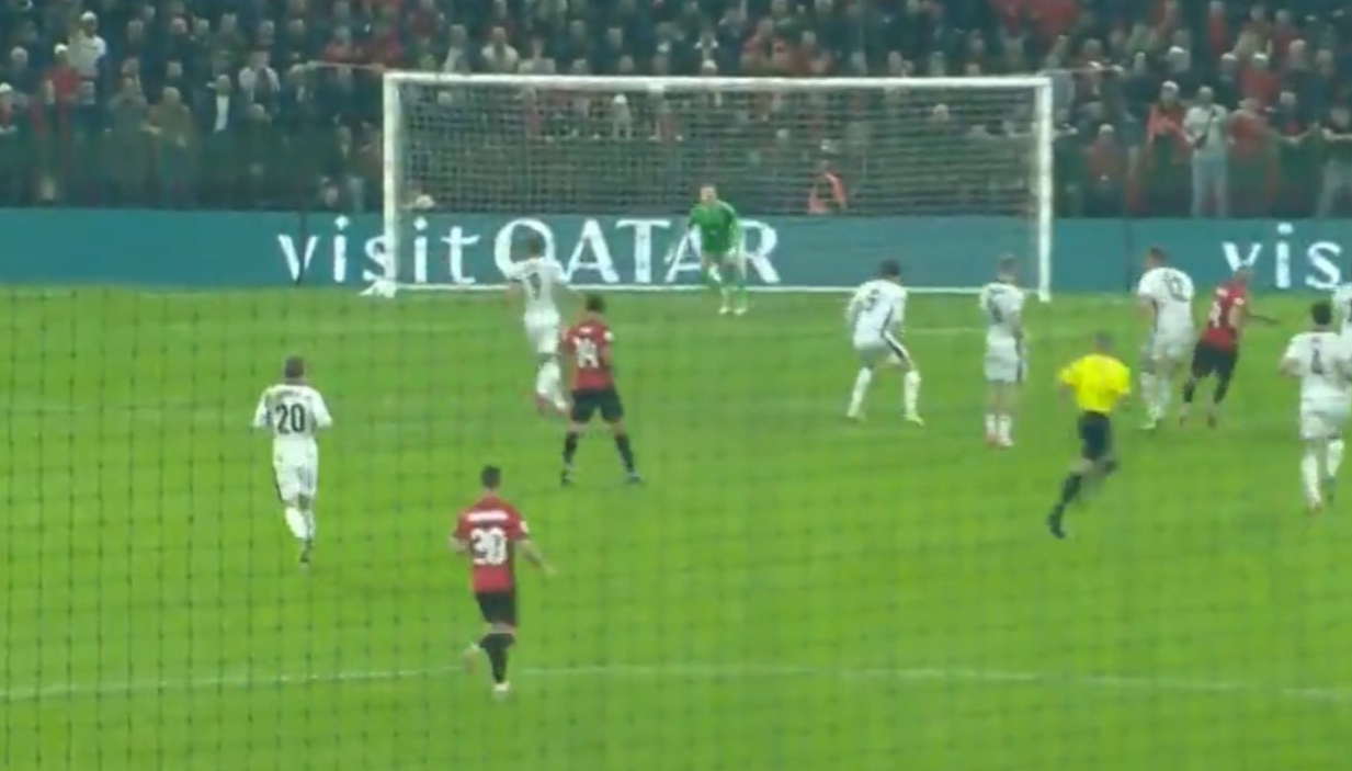 Ndeshja me Anglinë  kuqezinjtë të rrezikshëm  Hysaj tenton supergolin