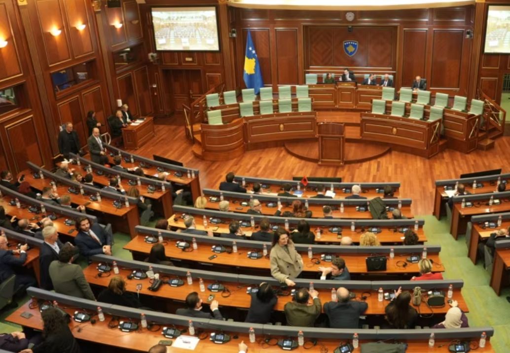 radio-europa-e-lire-kosova-drejt-zgjedhjeve-te-jashtezakonshme