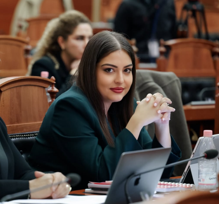 Video virale në rrjet, si qëndron e vërteta e fjalës së Sara Milas në Komisionin e Jashtëm