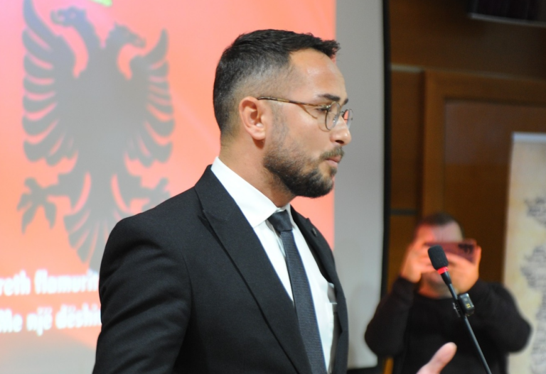 Zbythen salianjistët, reagon Kopliku: Lëvizjet nuk bëhen me një takim në kafe