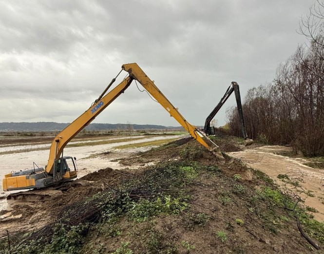 Salla  Përmbytje të lokalizuara në Lezhë dhe Durrës  hidrovoret në funksion të plotë