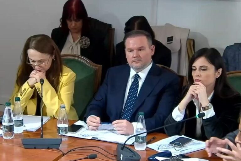 Ministri Demo: Buxheti i 2026 për bashkitë është 27,8 miliardë lekë, rritje pagash dhe digjitalizim