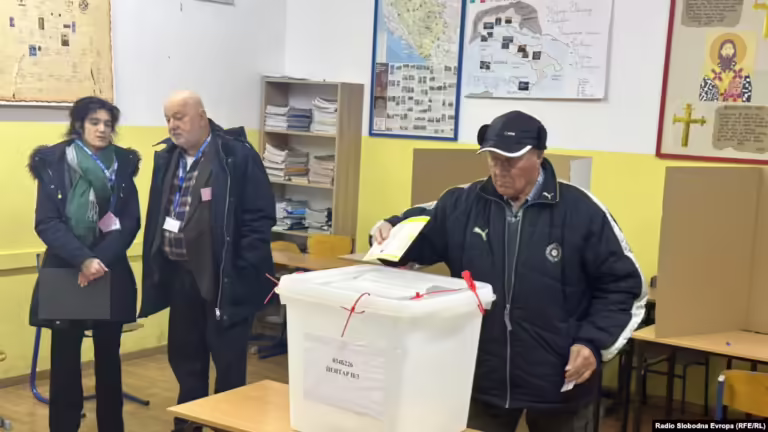 Serbët e Bosnjës votojnë për ta zgjedhur presidentin e ri