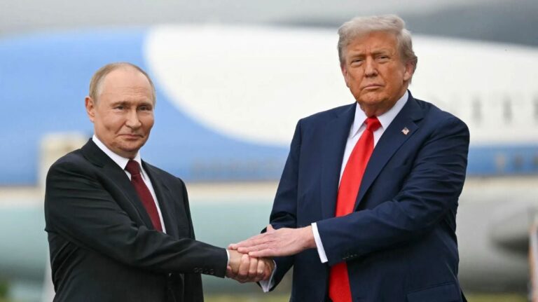Budapesti bëhet qendra e botës? Rusia thotë se samiti Trump–Putin është shumë pranë