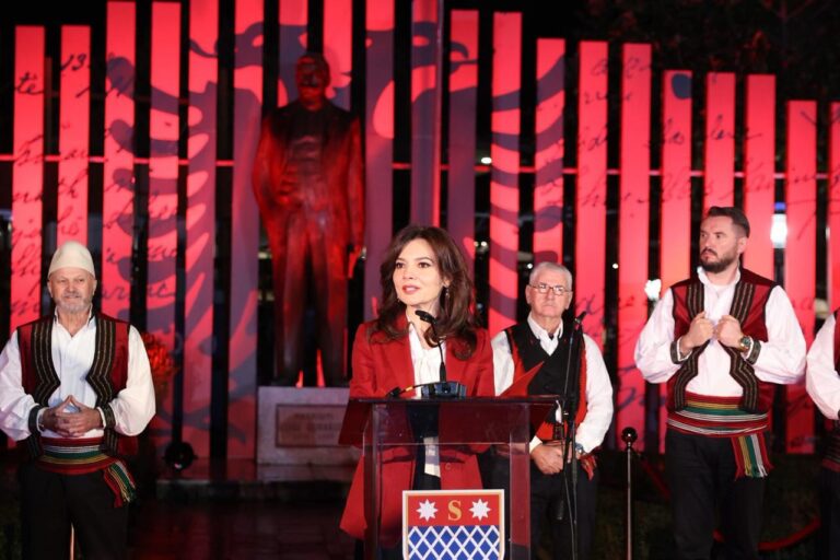 BE uron për 113-vjetorin e Pavarësisë, Spiropali: Përkushtimi i Shqipërisë ndaj integrimit është i palëkundur