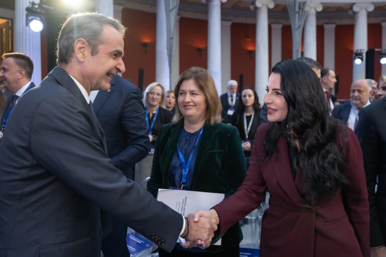 Zv/kryeministrja Belinda Balluku takohet me kryeministrin grek në Athinë