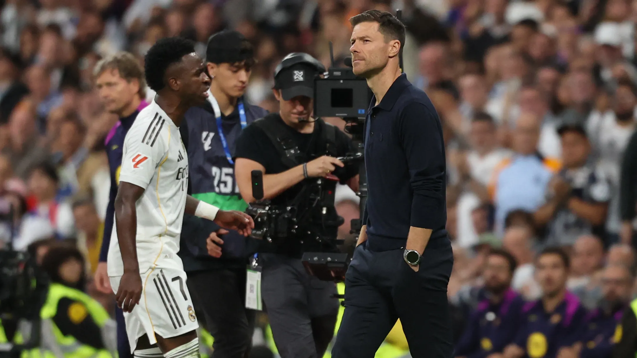 Xabi Alonso shpjegon çështjen Vinicius Jr  Kemi një raport shumë të mirë 