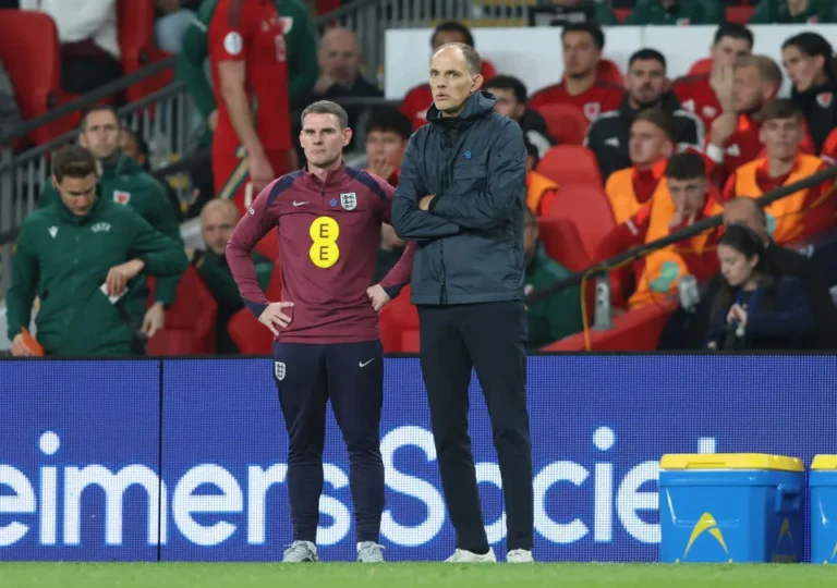 Anglia humbet 3 futbollistë para Serbisë, Tuchel bën gati zëvendësuesit
