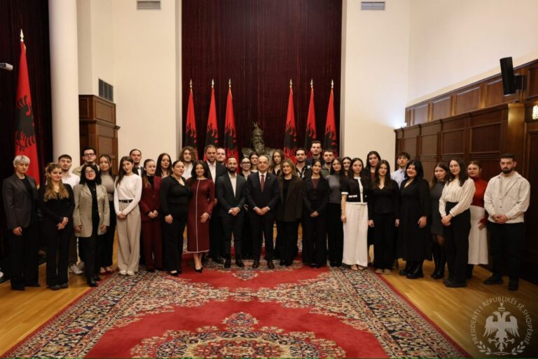 Presidenti Begaj pret aktivistë të Diasporës nga 11 shtete të SHBA-së