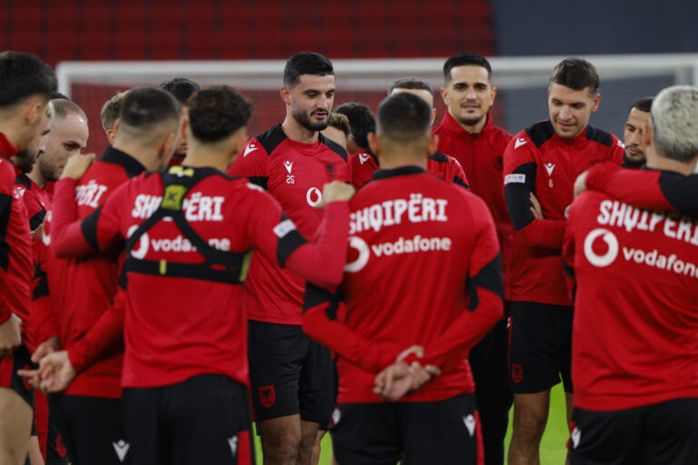 Shqipëria mbyll përgatitjet për ndeshjen ndaj Anglisë, Broja mban fjalim para shokëve