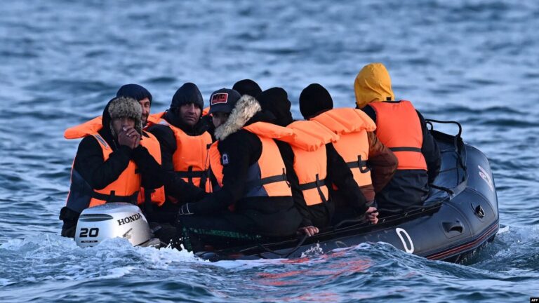 Britania e Madhe ashpërson politikat e migracionit duke marrë frymëzim nga qasja e Danimarkës