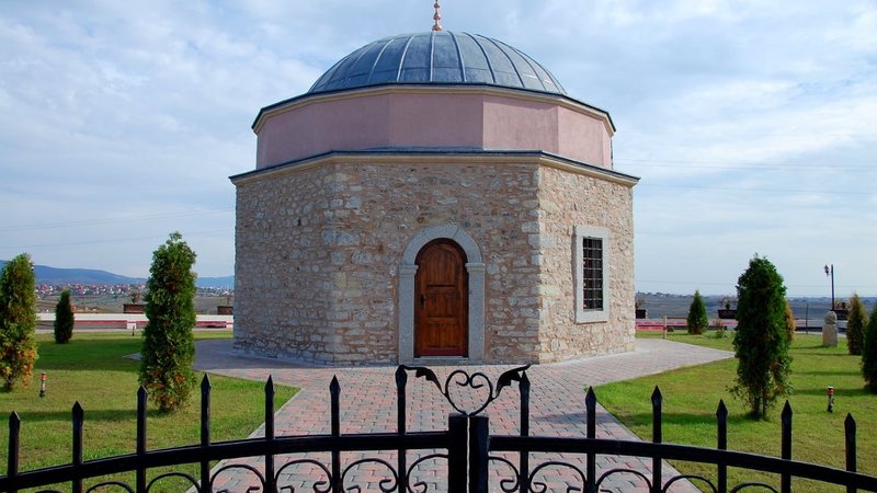 Gramsh  vjedh paratë në tyrbe  shpallet në kërkim 36 vjeçari