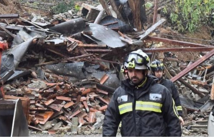 Moti i keq godet Italinë  rrëshqitjet masive të dheut shkatërrojnë një banesë gjatë natës