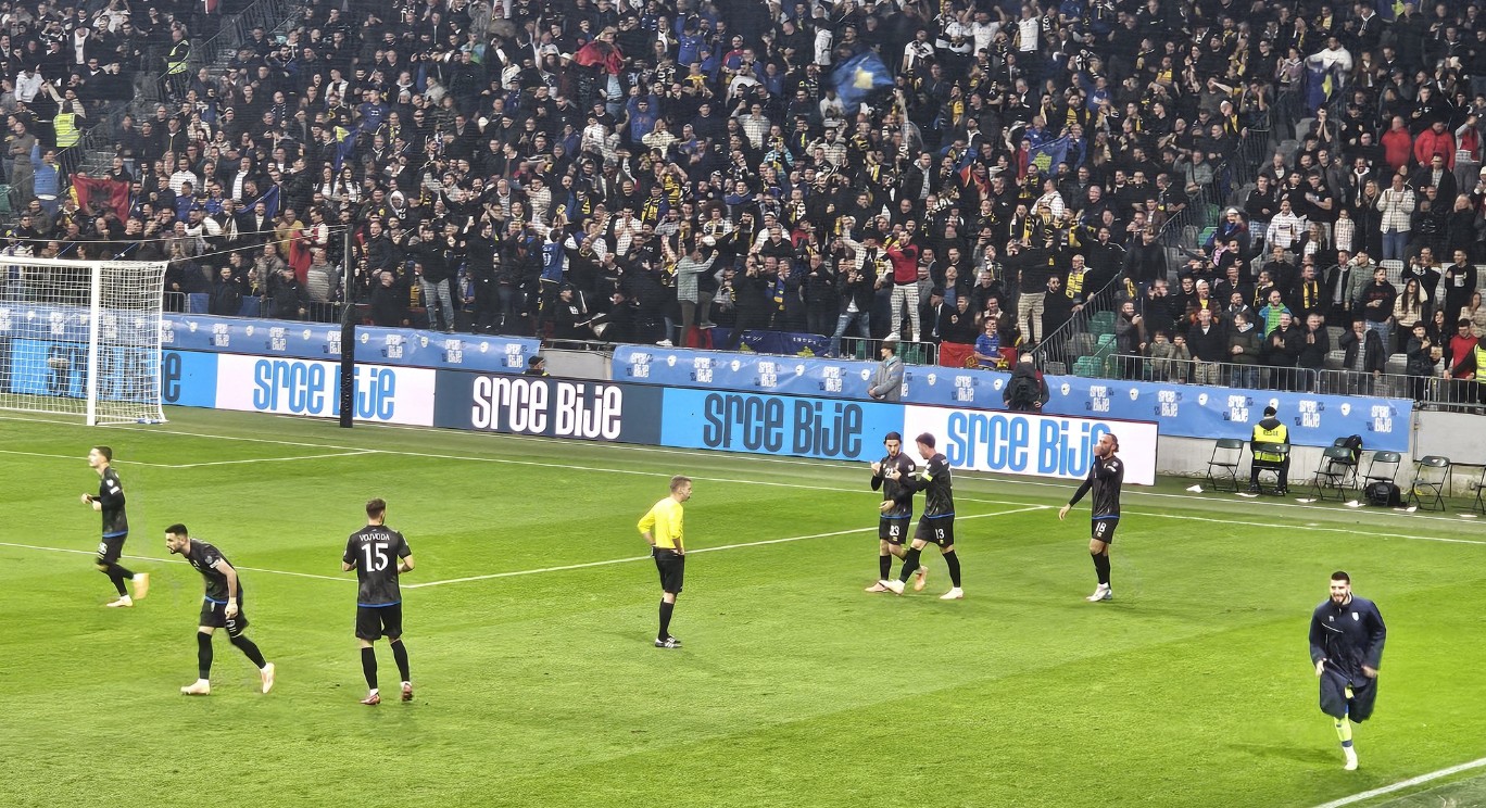 Asllani shënon super gol ndaj Sllovenisë  Kosova ëndërron kualifikimin direkt për në Botëror  VIDEO 