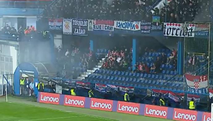 vritni-serbet-tifozet-kroate-terbojne-malazezet-dhe-serbet-me-sloganet-e-tyre-video