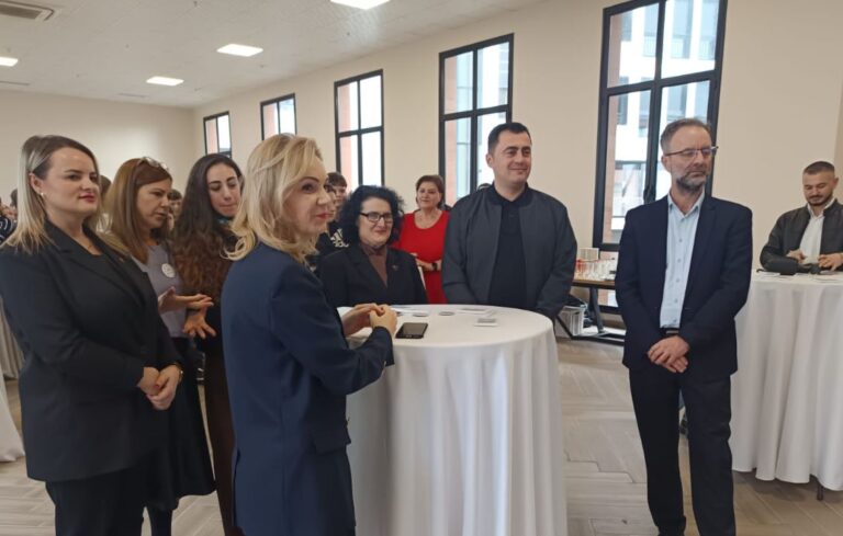 Elbasani kujton 25-vjetorin nga rishkrimi i Konventës për të Drejtat e Fëmijëve në gjuhën e fëmijëve