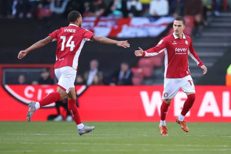 Sylvinho shikoje Anis Mehmetin! Jep 3 asiste dhe merr notën 9.9 në Angli
