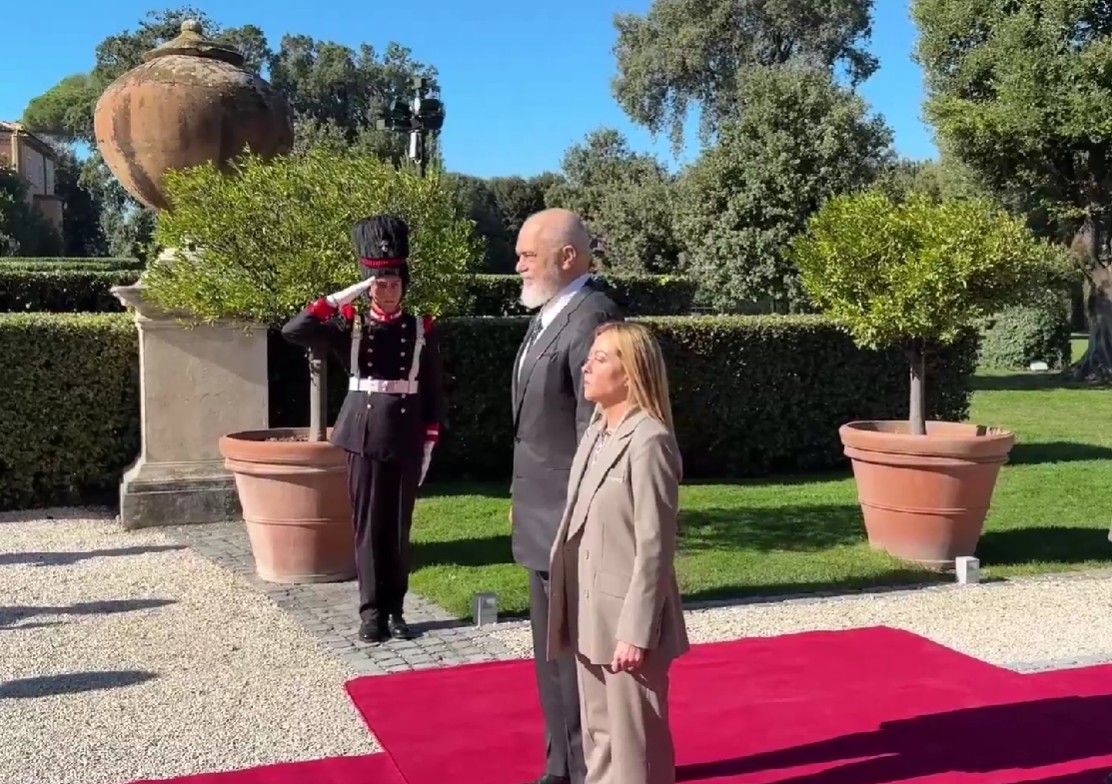 Dalin pamjet  Rama pritet nga Meloni me ceremoni zyrtare në Romë