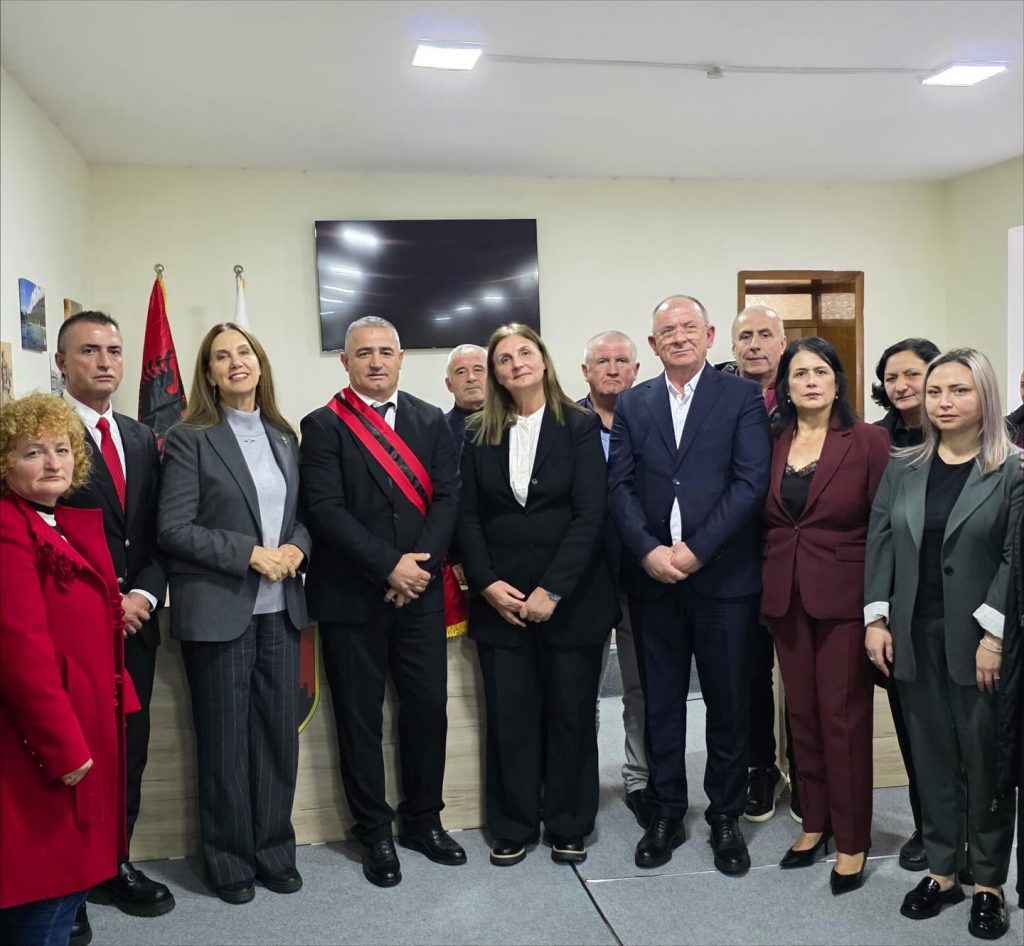 Gramos Sako merr zyrtarisht detyrën si kryebashkiak i Tepelenës