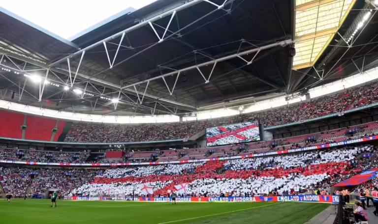 Frika për trazira, Serbia nuk do të ketë asnjë tifozë në “Wembley” ndaj Anglisë