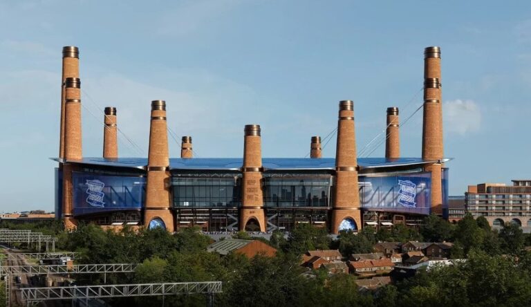 Birmingham City prezanton stadiumin gjigant prej 62 mijë vendesh, një projekt 2.5 miliardë paund