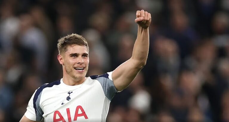 6 gola në 15 ndeshje, Tottenhami bën gati rinovimin me Van de Ven