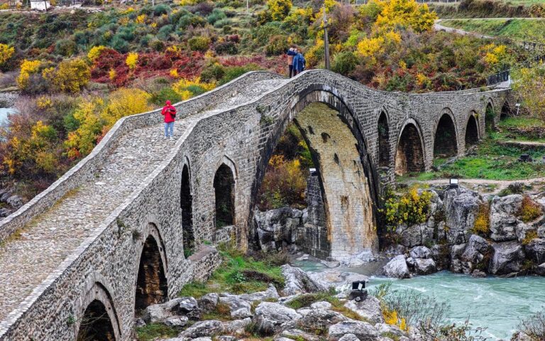 Ministri Gonxhja: Urat e restauruara, monumente kulture përballuan pa asnjë dëmtim motin e keq (FOTO)