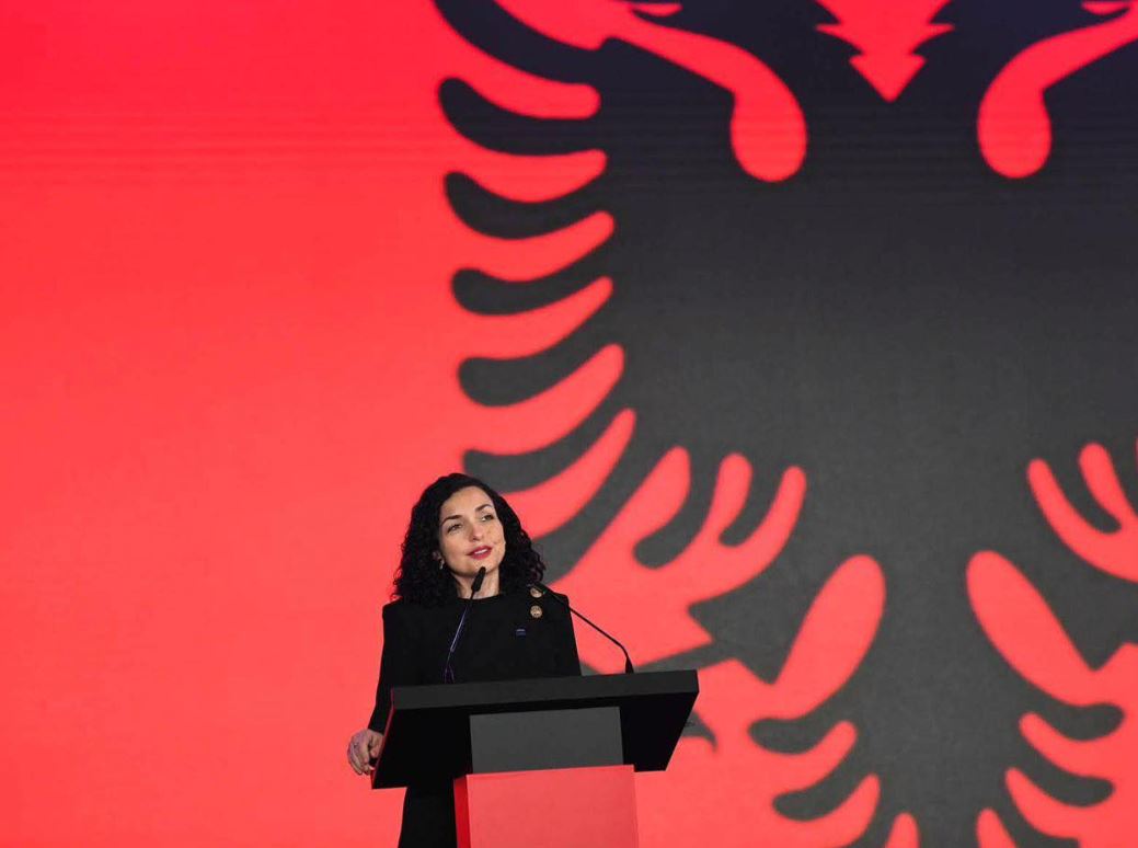   Një komb  dy flamuj   Presidentja Osmani uron shqiptarët  Gëzuar Pavarësinë