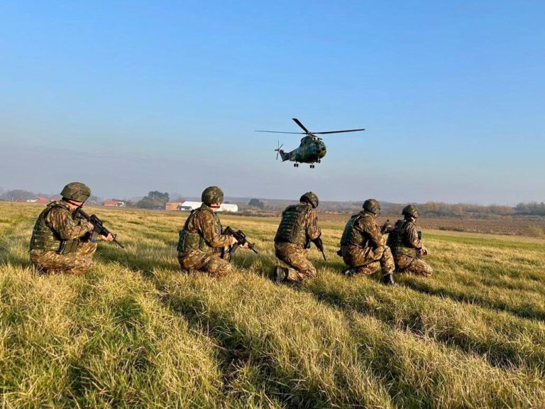 Pilotët e FA dhe FSK trajnim të përbashkët për rritjen e gatishmërisë operacionale