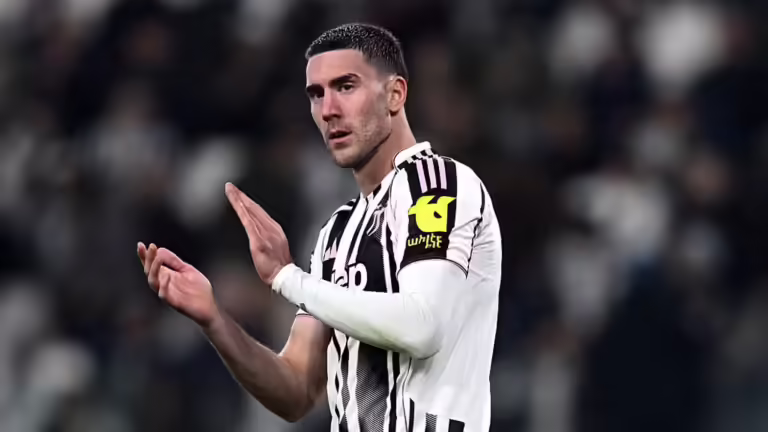 Juventus nis tratativat për rinovimin me sulmuesin serb, Dusan Vlahovic