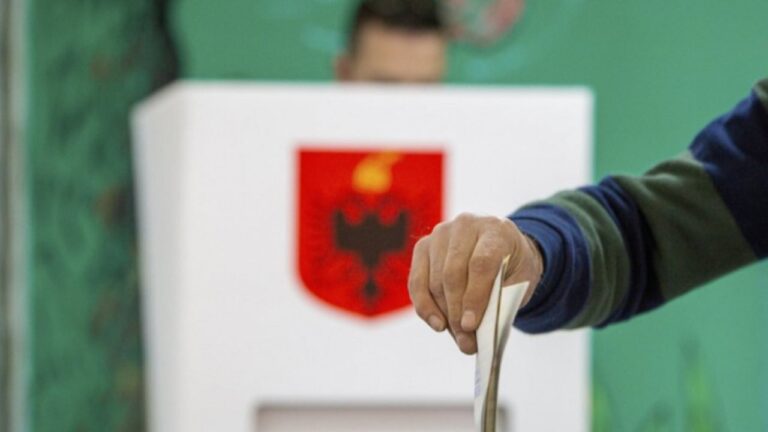 Eduard Zaloshnja: Kujt ka gjasa t’ia japin votën 1.9 milionë banorë, paçka ndryshimit të kufijve bashkiakë