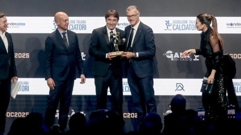 Në mbrëmjen gala të futbollit italian, Scott McTominay shpallet lojtari i vitit