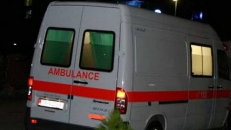 Aksident në aksin Mbreshtan-Pashalli, kamionçina del nga rruga. Plagosen 4 persona