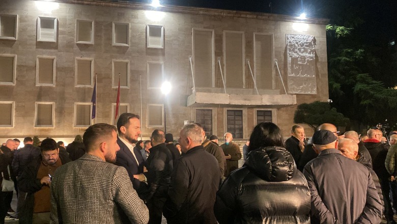 VIDEO  Pas kafes së bujshme  Salianji shkon tek Foltorja e Berishës para Kryeministrisë