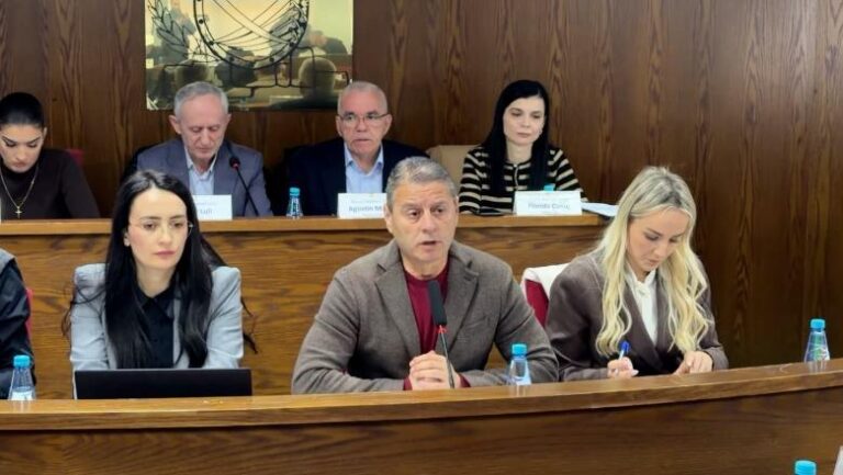 Miratohet buxheti i bashkisë së Lezhës, Ndreu: Më shumë se gjysma shkon për investime në rrugë