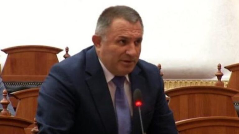 Salianji në Elbasan, ish-deputeti Xhafa: Asnjë demokrat nuk u detyrua nga kr*mi! Berisha të faktojë pretendimet që ka